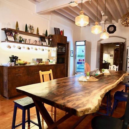 Gosolo Stays Bandra Hostel 孟买 外观 照片