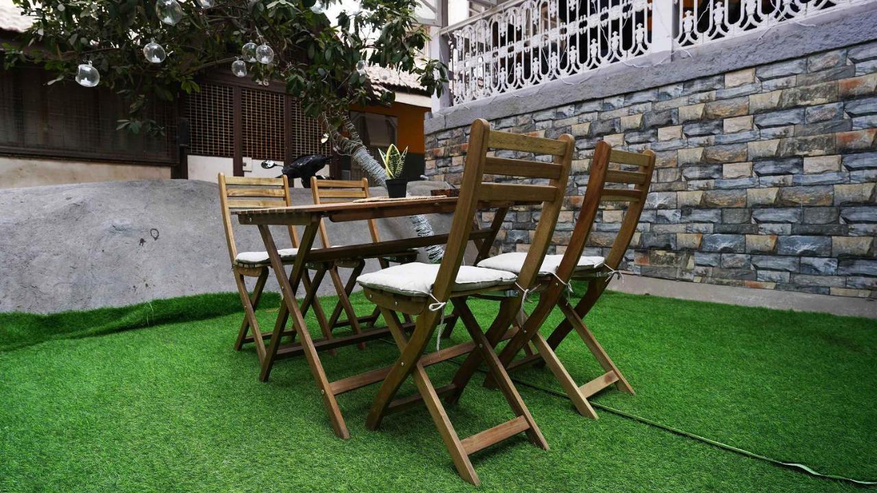 Gosolo Stays Bandra Hostel 孟买 外观 照片