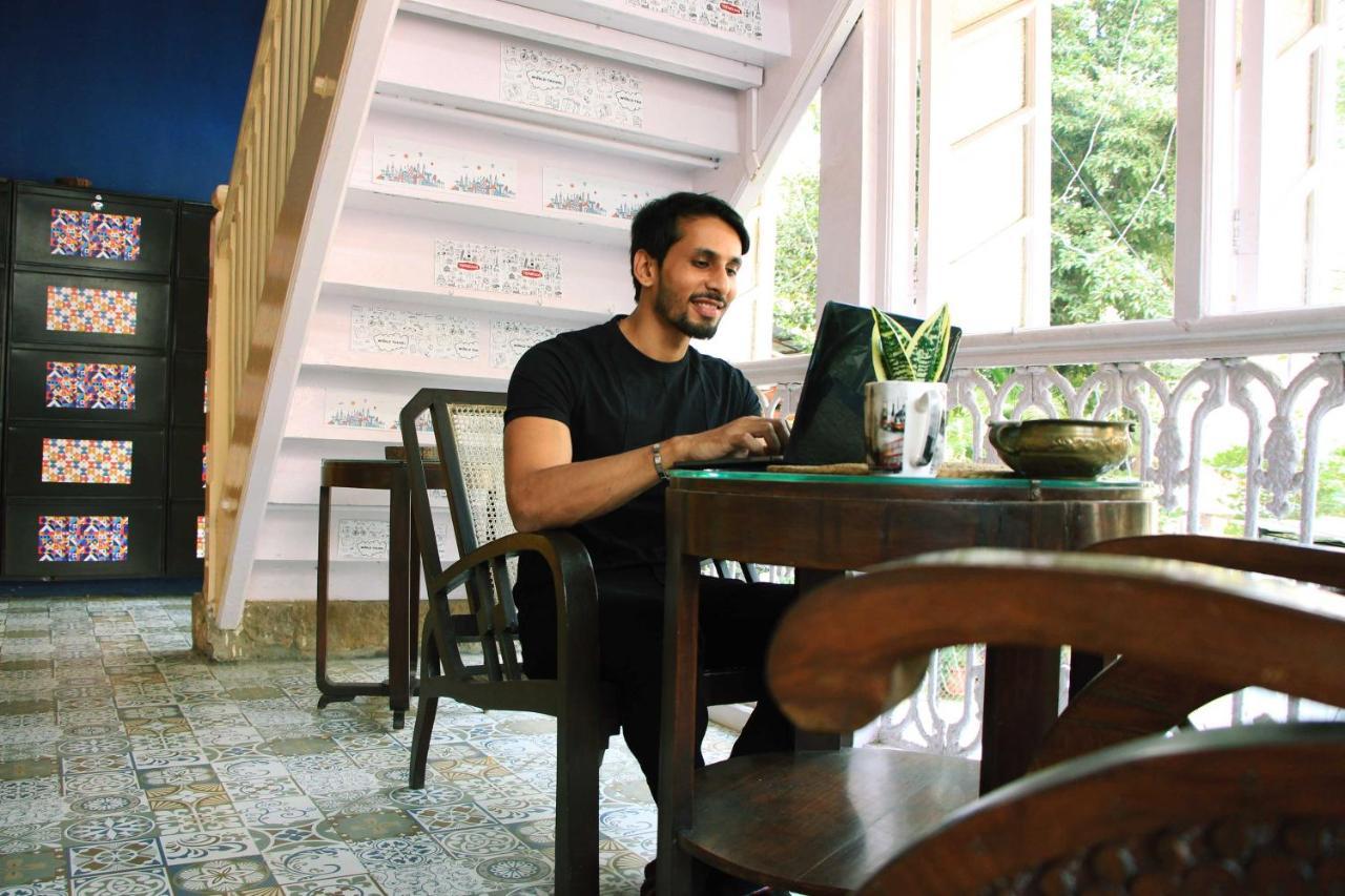 Gosolo Stays Bandra Hostel 孟买 外观 照片