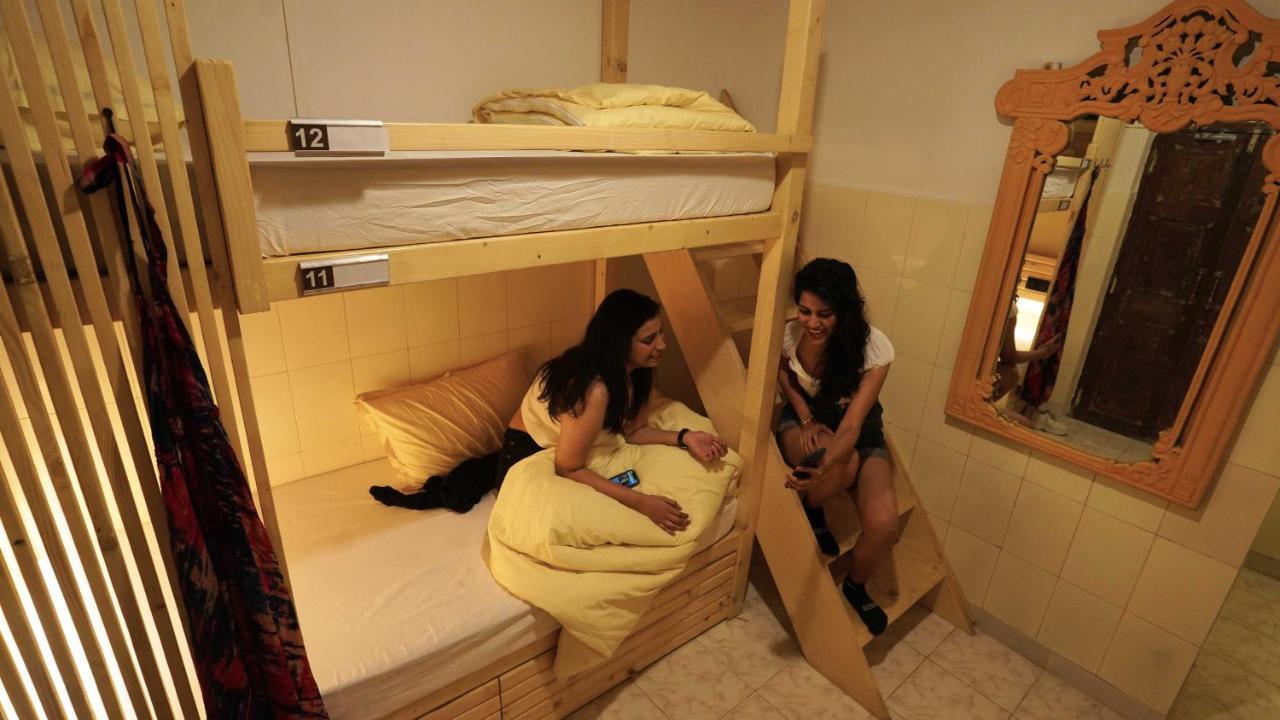 Gosolo Stays Bandra Hostel 孟买 外观 照片