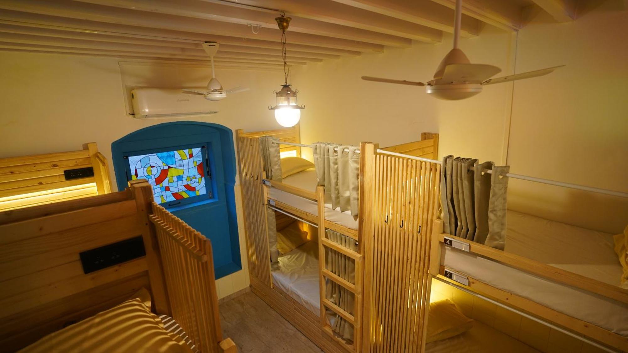 Gosolo Stays Bandra Hostel 孟买 外观 照片